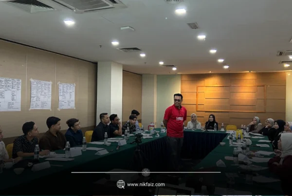 Sesi kursus profesional Career Expert bersama peserta organisasi